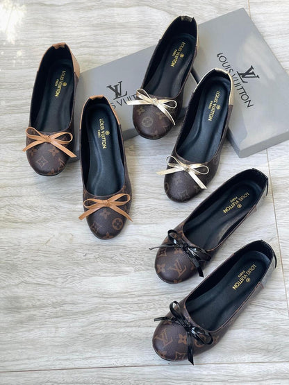 Lv bow Flat Pumps