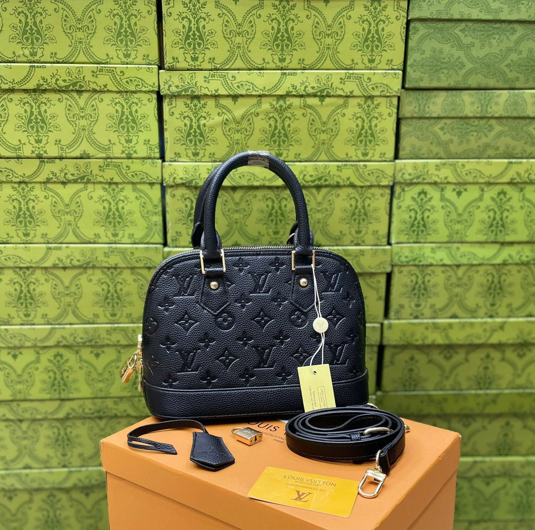 LV. Alma. Medium size