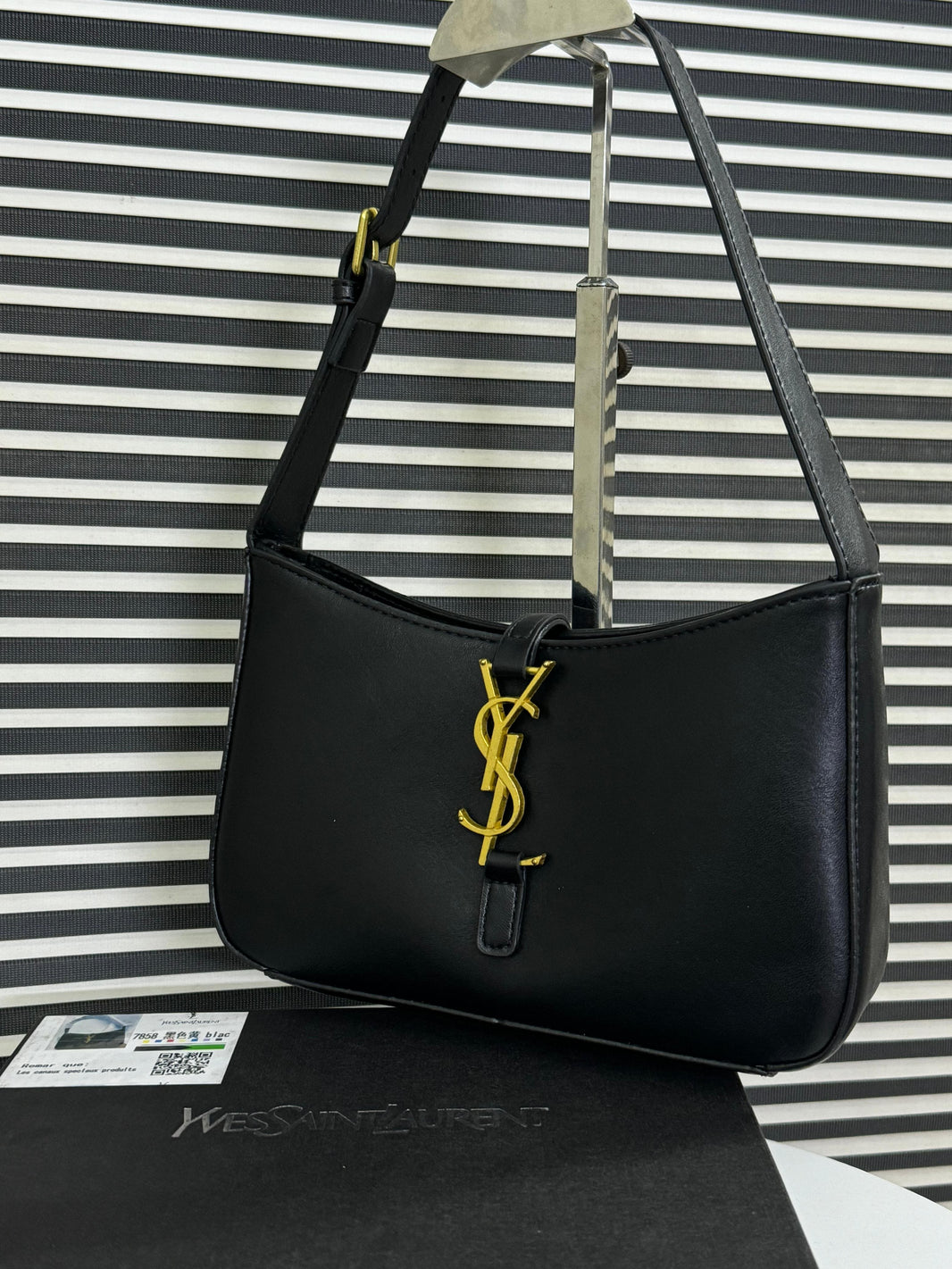 Saint Laurent Le 5 A 7 Hobo Bag