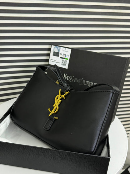 Saint Laurent Le 5 A 7 Hobo Bag