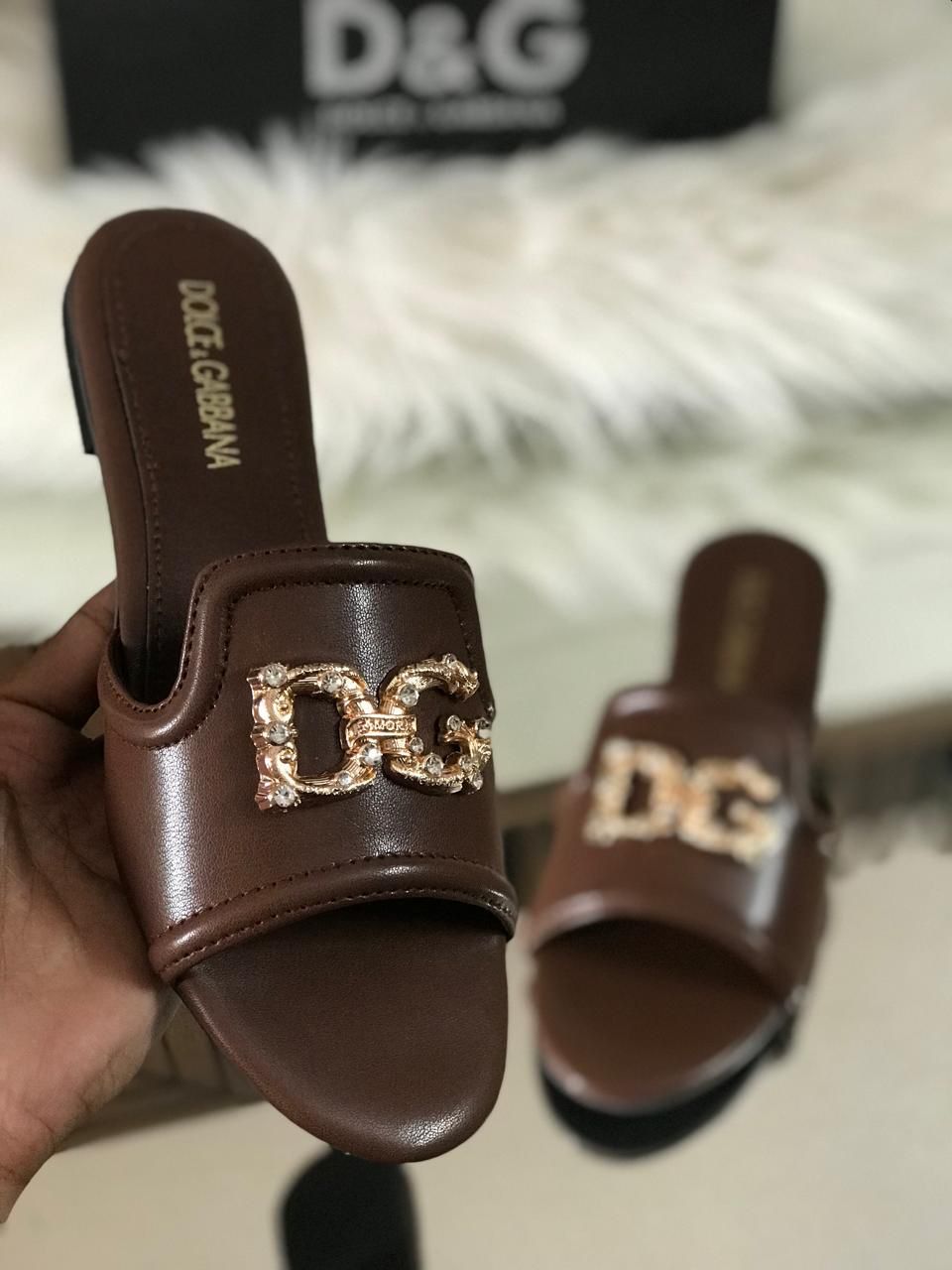 Dolce And Gabbana Flats