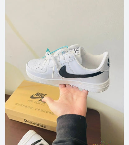 Nike Unisex Sneakers