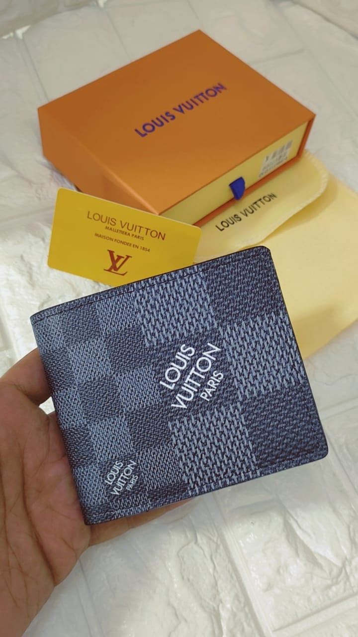 Louis Vuitton Men Leather Wallets