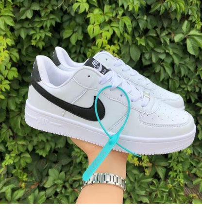 Nike Unisex Sneakers