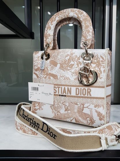 DIOR’ Medium Lady D-Lite Bag