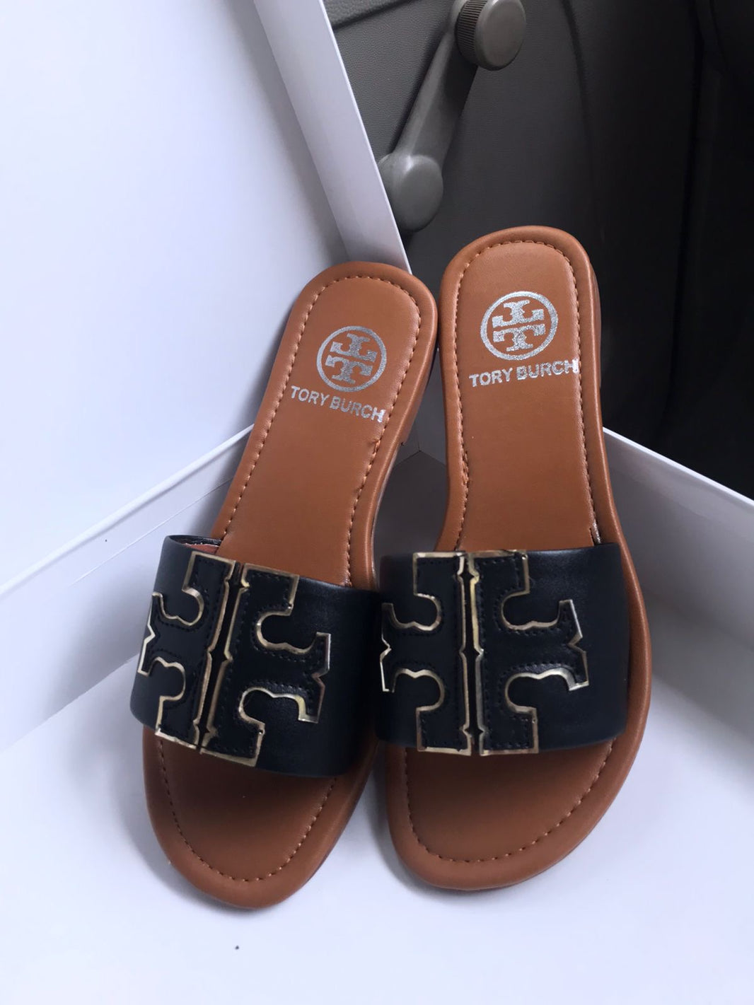 Tory Burch Leather Logo Crafted Sandals