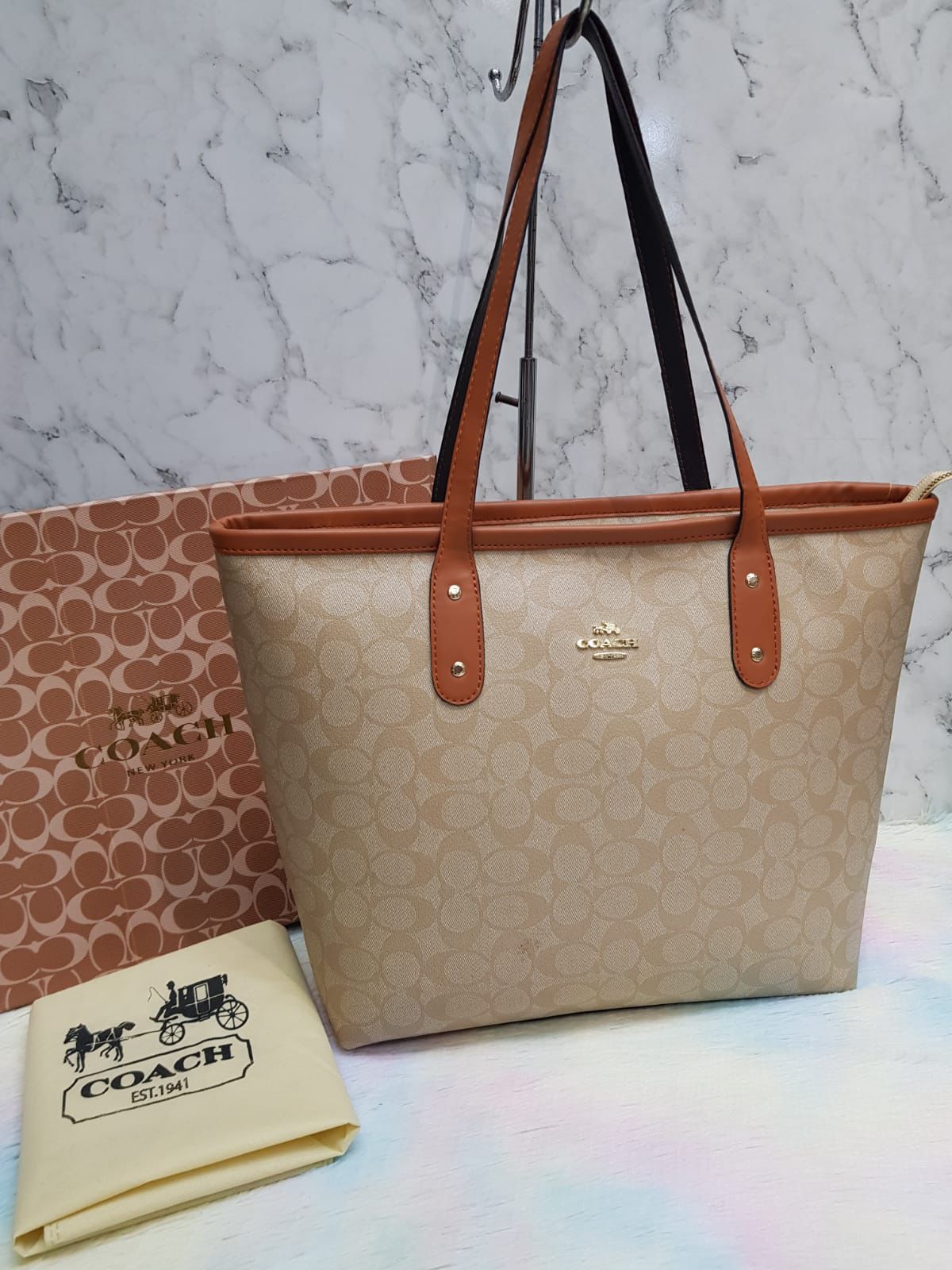 Coach Zip Top Tote Bag In Signature Canvas – Yantra