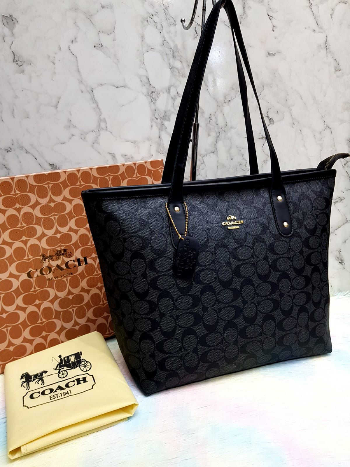 Coach Zip Top Tote Bag In Signature Canvas – Yantra