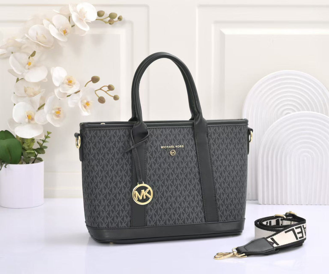 Stylish Michael Kors Bags
