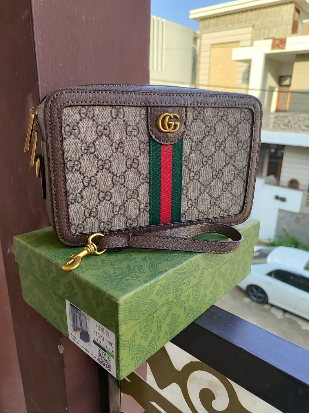 Gucci Gg Supreme Messenger Bag