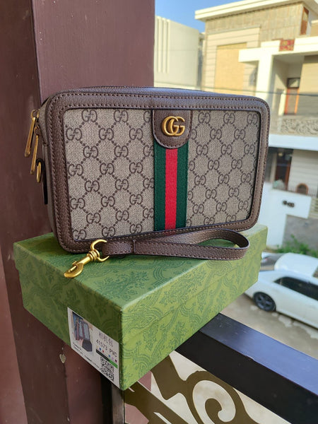 Gucci Gg Supreme Messenger Bag