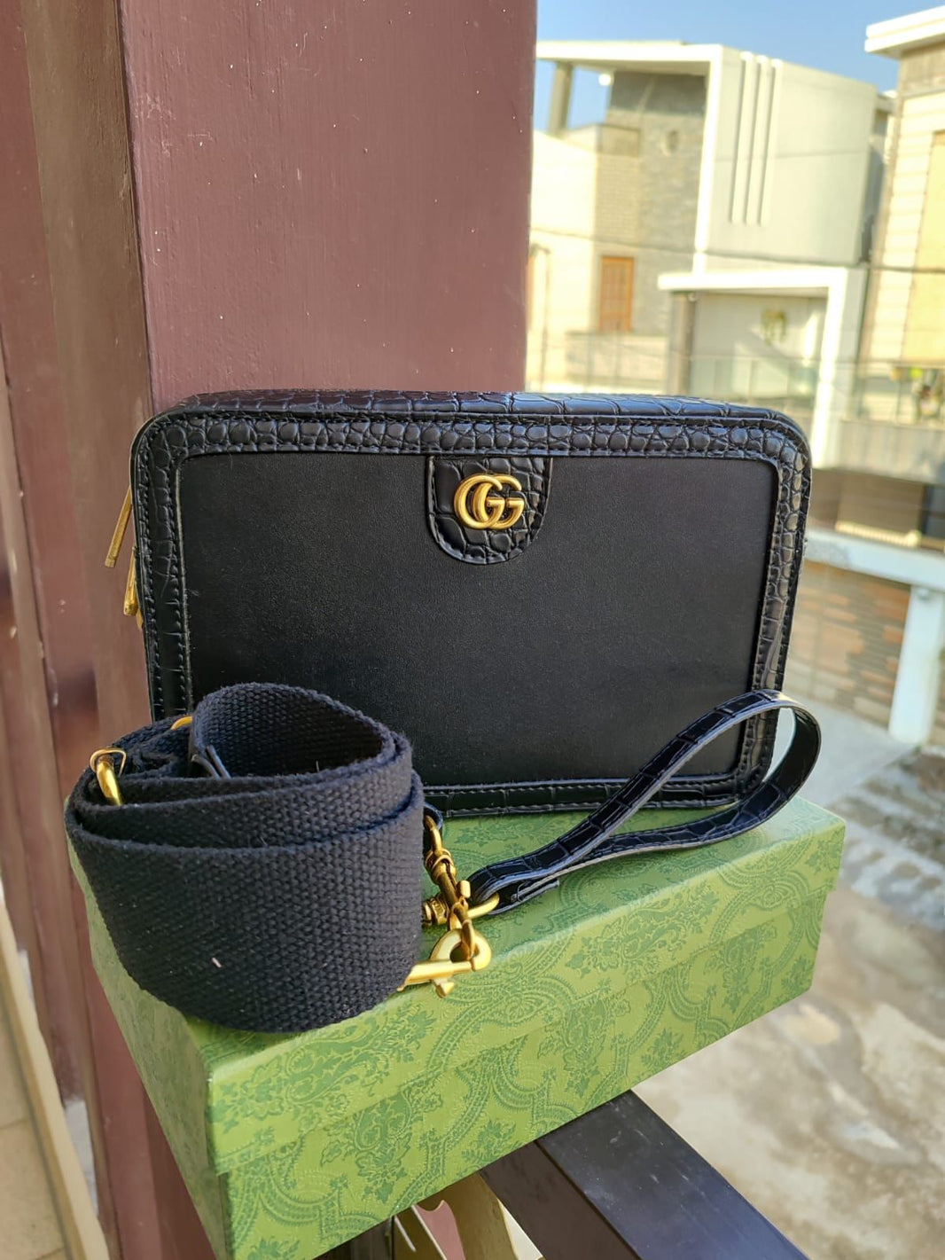 Gucci Gg Supreme Messenger Bag