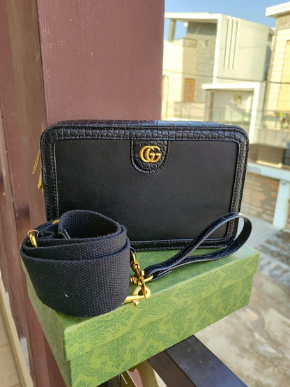 Gucci Gg Supreme Messenger Bag