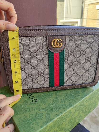 Gucci Gg Supreme Messenger Bag