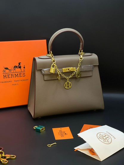 Hermes kelly Signature Bag