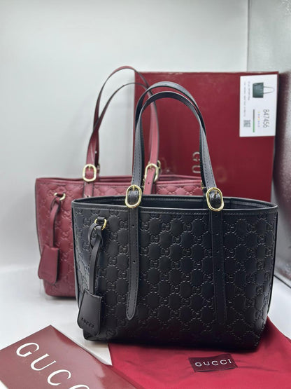 Gucci Emblem Medium Tote Bag