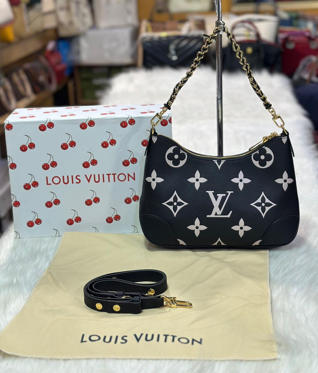 Lv Classic Shoulder Bag