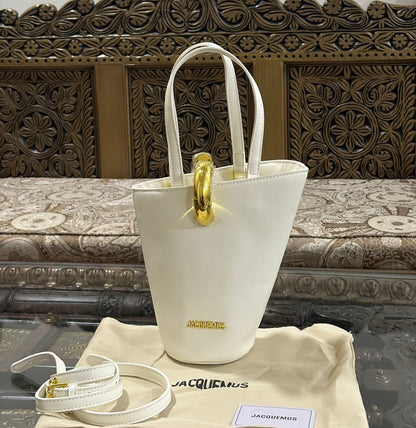 Jacquemes Bucket Bag