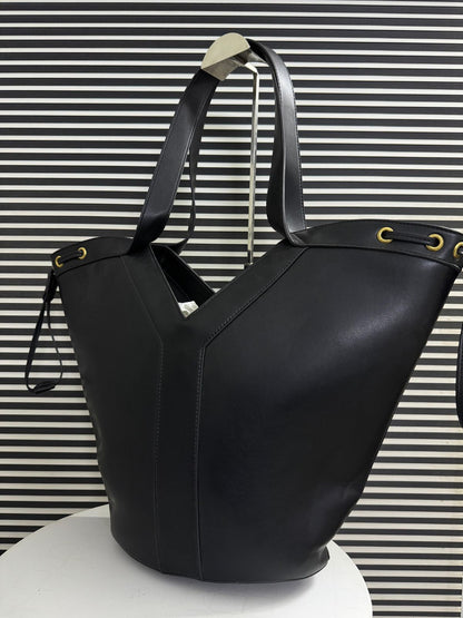 Saint Laurent Y large hobo in leather - Official Model