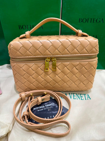 Bottega Veneta Bang Bang Intrecciato leather vanity case