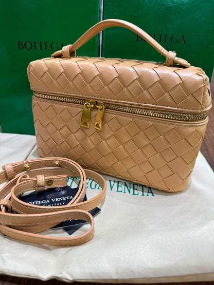Bottega Veneta Bang Bang Intrecciato leather vanity case