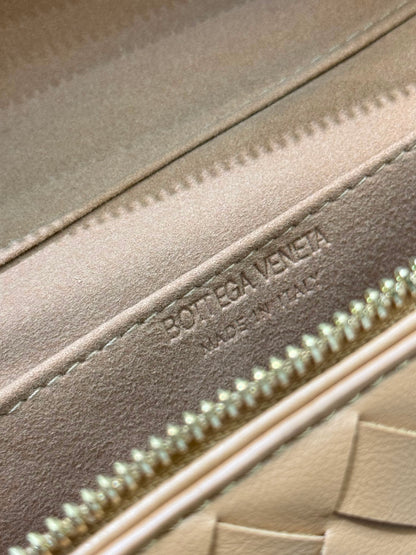 Bottega Veneta Bang Bang Intrecciato leather vanity case