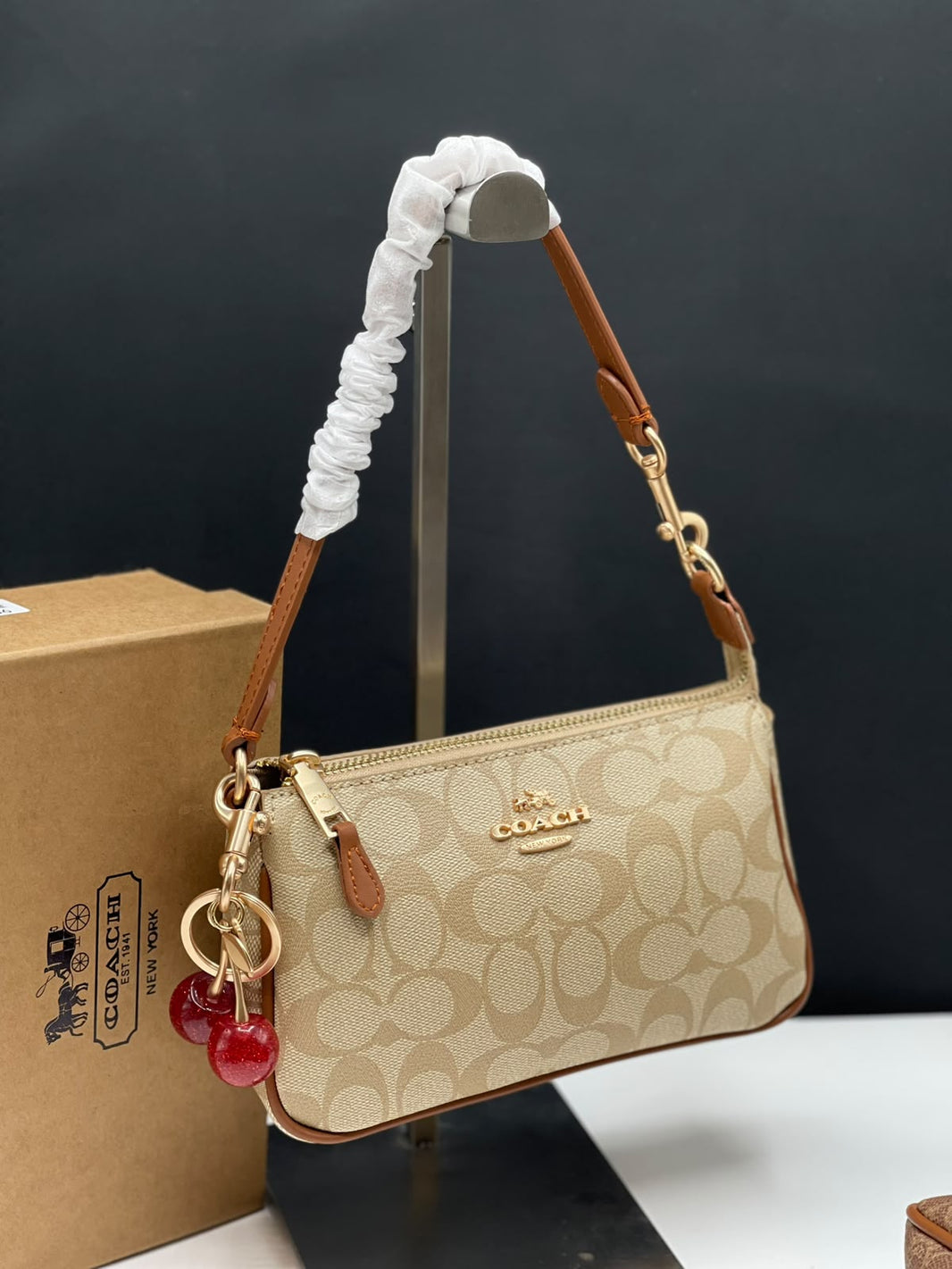 Nolita 19 In Blocked Signature Canvas