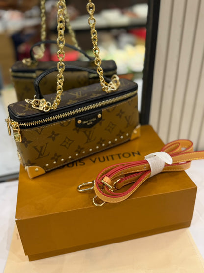 Lv Vanity Pouch Trunk