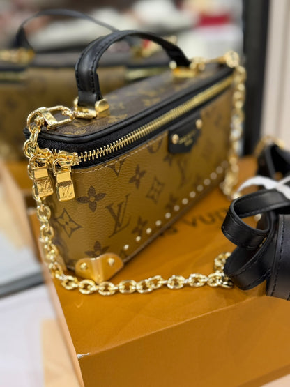 Lv Vanity Pouch Trunk