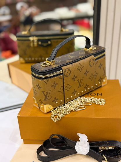 Lv Vanity Pouch Trunk