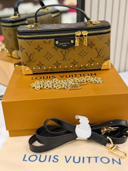 Lv Vanity Pouch Trunk