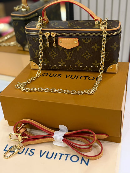 Lv Vanity Pouch Trunk