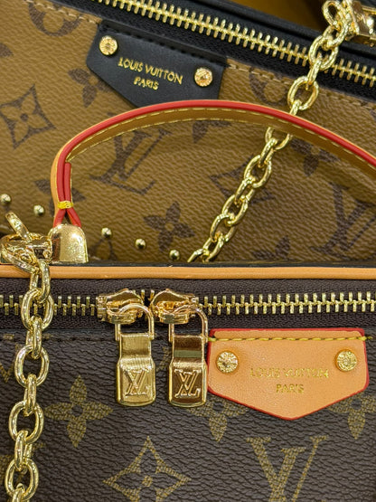 Lv Vanity Pouch Trunk
