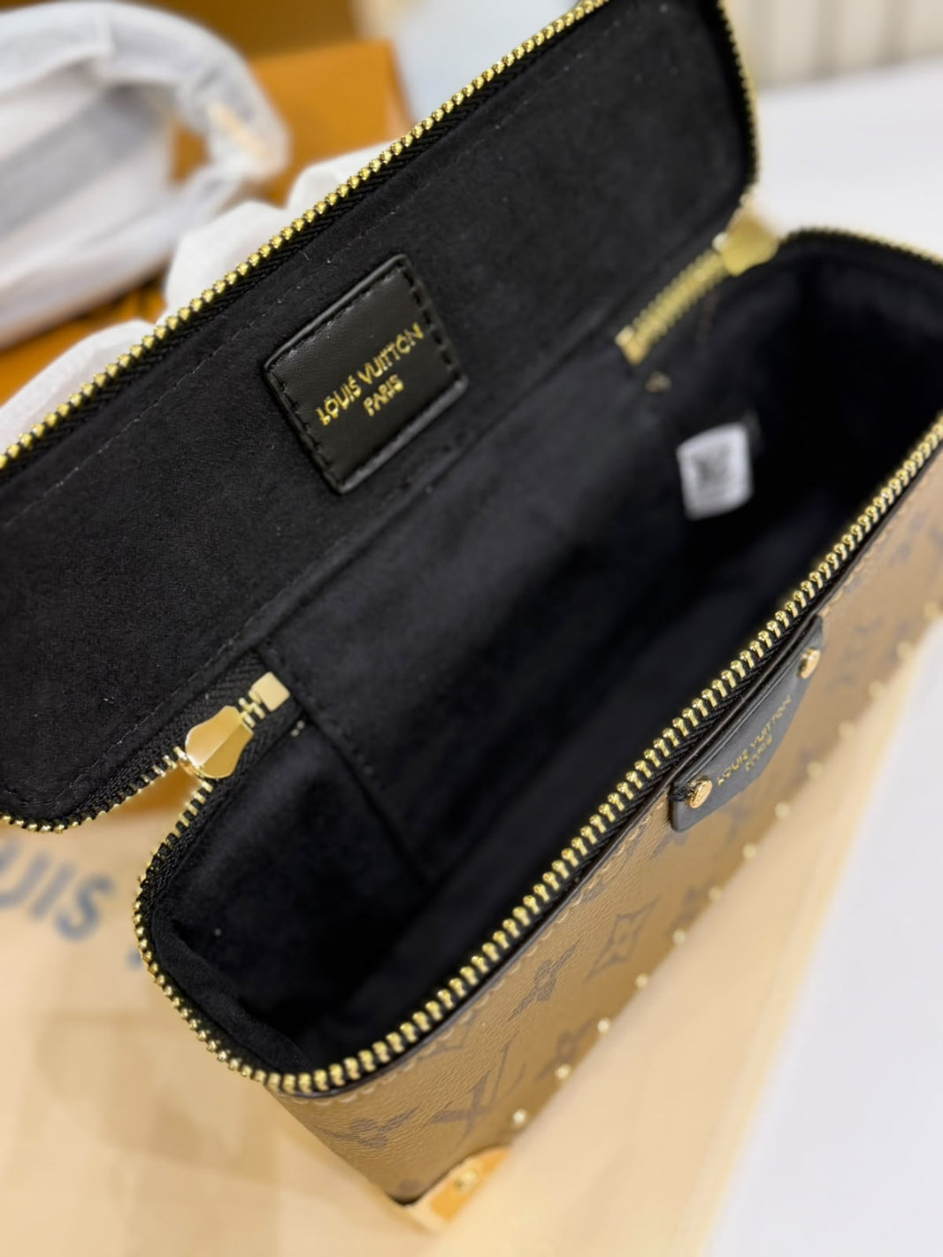 Lv Vanity Pouch Trunk