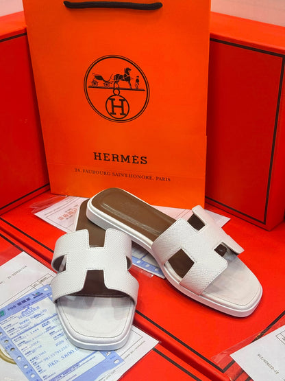 HM slippers