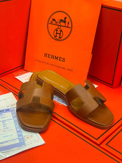 HM slippers