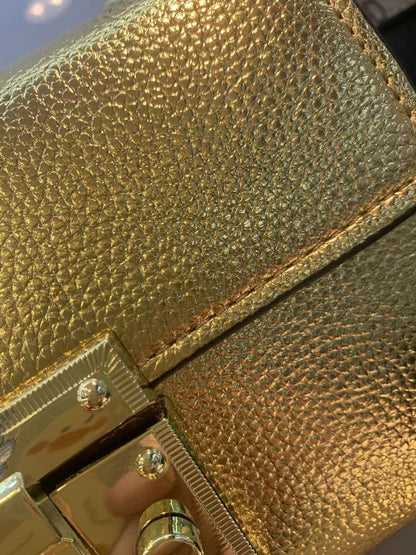 GUCCI Crossbody Bags