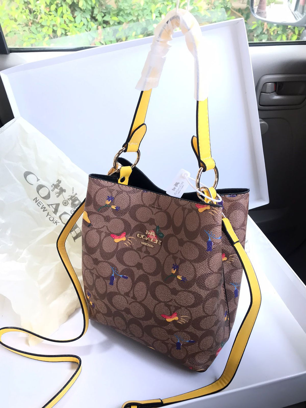 Coach Tote Elegance