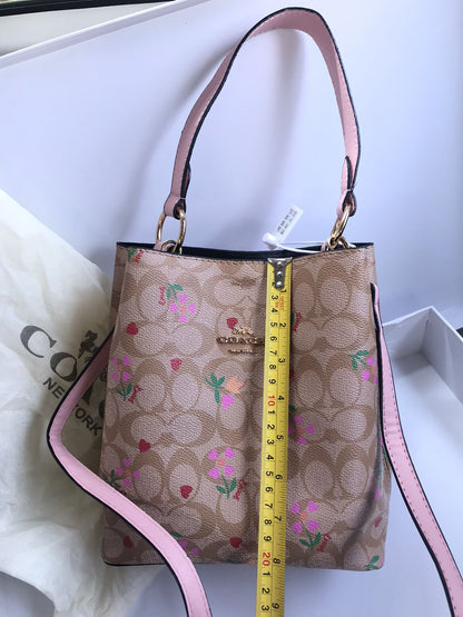 Coach Tote Elegance