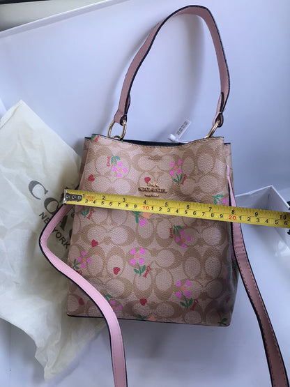 Coach Tote Elegance