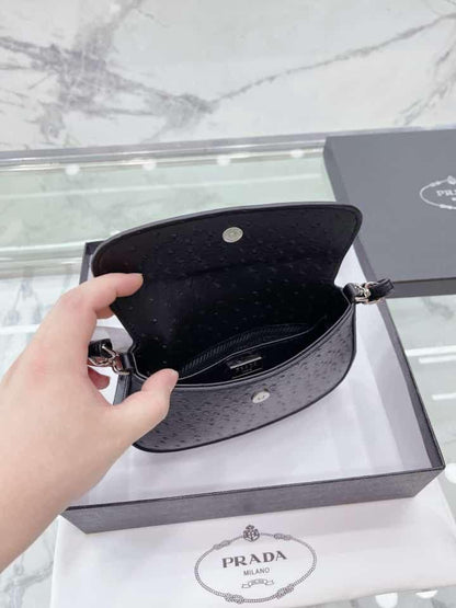 Urbanista Crossbody Bag