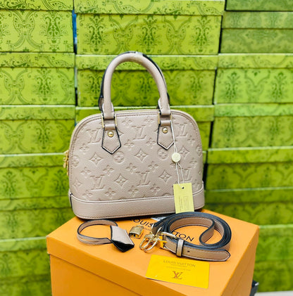 LV. Alma. Medium size