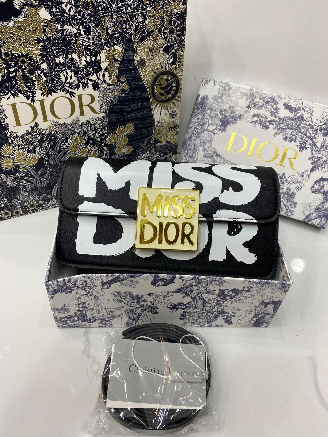 Miss Dior Buzz Bags